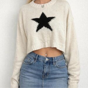 💎⭐️NWOT Y2K Star Print Cropped Relaxed Fit Cream Sweater